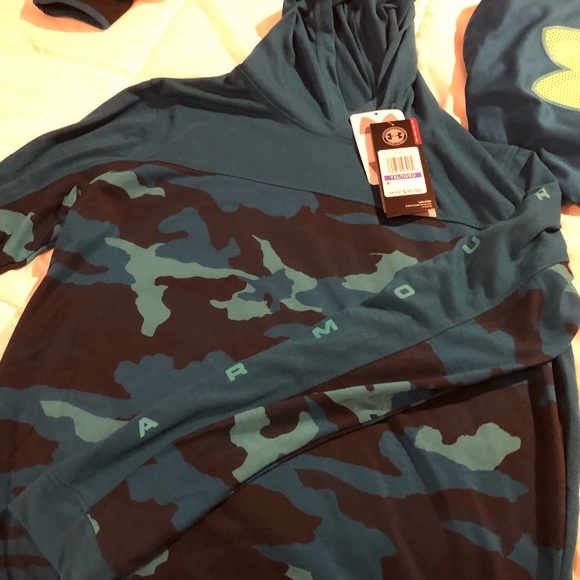 NWT Under Armour YXL shirts - Picture 5 of 8